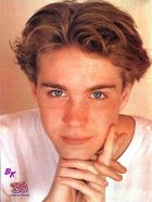 Jonathan Brandis : jbbb04z.jpg