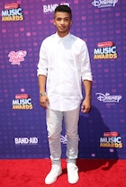 Jordan Fisher : jordan-fisher-1509435264.jpg