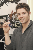 Josh Henderson : josh-henderson-1332261737.jpg