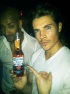 Josh Henderson : josh-henderson-1335848489.jpg