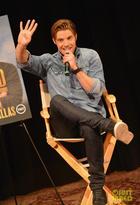 Josh Henderson : josh-henderson-1340724026.jpg