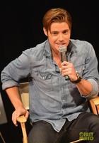 Josh Henderson : josh-henderson-1340724057.jpg