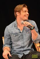 Josh Henderson : josh-henderson-1340724081.jpg