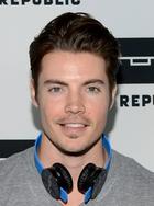 Josh Henderson : josh-henderson-1352689032.jpg