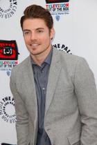 Josh Henderson : josh-henderson-1352689042.jpg