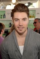 Josh Henderson : josh-henderson-1352689062.jpg