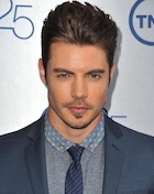 Josh Henderson : josh-henderson-1453081589.jpg