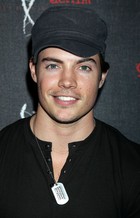 Josh Henderson : josh_henderson_1297398878.jpg