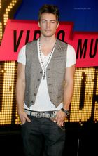 Josh Henderson : josh_henderson_1297398960.jpg