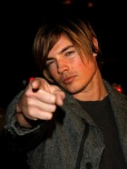 Josh Henderson : josh_henderson_1297399810.jpg