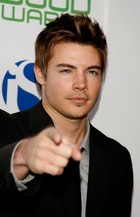 Josh Henderson : josh_henderson_1297452644.jpg