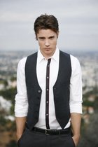 Josh Henderson : josh_henderson_1303954693.jpg