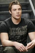 Josh Henderson : josh_henderson_1304099242.jpg