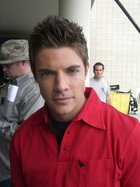 Josh Henderson : josh_henderson_1306449013.jpg