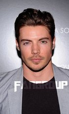 Josh Henderson : josh_henderson_1310660338.jpg