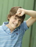 Josh Hutcherson : TI4U_u1148664309.jpg