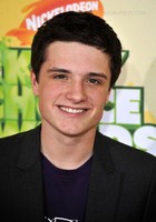 Josh Hutcherson : josh-hutcherson-1325306943.jpg