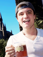 Josh Hutcherson : josh-hutcherson-1394132879.jpg