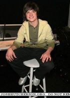 Josh Hutcherson : josh_hutcherson_1174149372.jpg