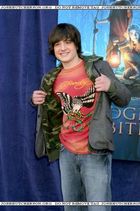 Josh Hutcherson : josh_hutcherson_1210966579.jpg