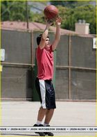 Josh Hutcherson : josh_hutcherson_1250434972.jpg