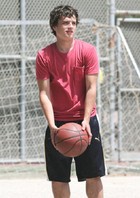 Josh Hutcherson : josh_hutcherson_1270654509.jpg