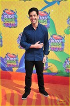 Josh Peck : josh-peck-1396179924.jpg