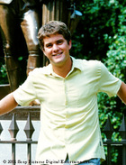 Joshua Jackson : TI4U_u1149377382.jpg