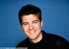 Joshua Jackson : TI4U_u1149377612.jpg