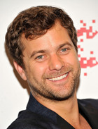 Joshua Jackson : joshua-jackson-1372351591.jpg