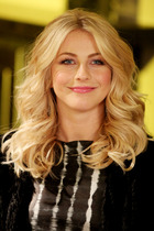 Julianne Hough : julianne-hough-1381097591.jpg