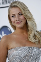 Julianne Hough : julianne-hough-1381097620.jpg