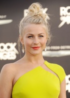 Julianne Hough : julianne-hough-1417123490.jpg