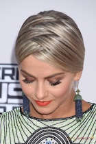 Julianne Hough : julianne-hough-1454096459.jpg