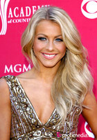 Julianne Hough : juliannehough_1290021569.jpg