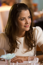 Julie Gonzalo : julie-gonzalo-1366952160.jpg