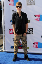 Justin Bieber : justin-bieber-1313456628.jpg