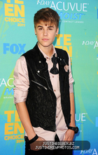 Justin Bieber : justin-bieber-1313690410.jpg