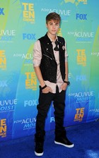 Justin Bieber : justin-bieber-1329614068.jpg