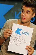 Justin Bieber : justin-bieber-1335322173.jpg