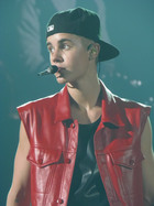 Justin Bieber : justin-bieber-1350233672.jpg