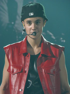 Justin Bieber : justin-bieber-1350233677.jpg