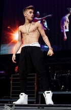 Justin Bieber : justin-bieber-1355014934.jpg