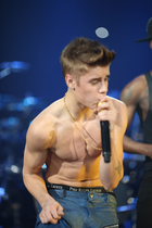 Justin Bieber : justin-bieber-1372879241.jpg