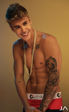 Justin Bieber : justin-bieber-1376843162.jpg