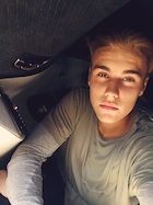 Justin Bieber : justin-bieber-1437657121.jpg