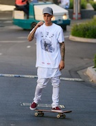 Justin Bieber : justin-bieber-1443392641.jpg