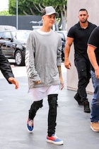 Justin Bieber : justin-bieber-1445017321.jpg