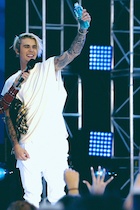 Justin Bieber : justin-bieber-1447596361.jpg