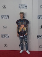 Justin Bieber : justin-bieber-1448298721.jpg